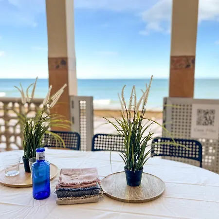 Beachfront House Chalet *