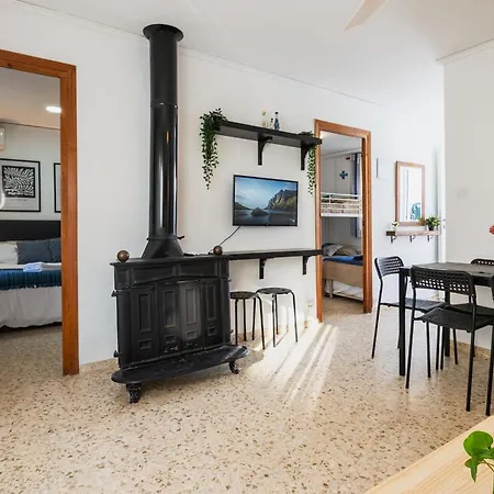 Beachfront House * Piles