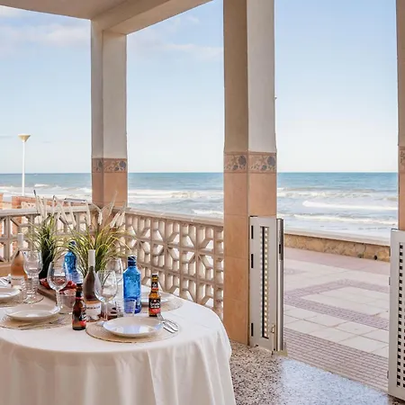 Beachfront House Chalet *