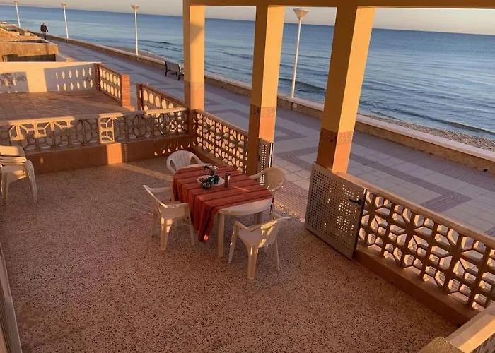 Beachfront House 木屋 皮莱斯