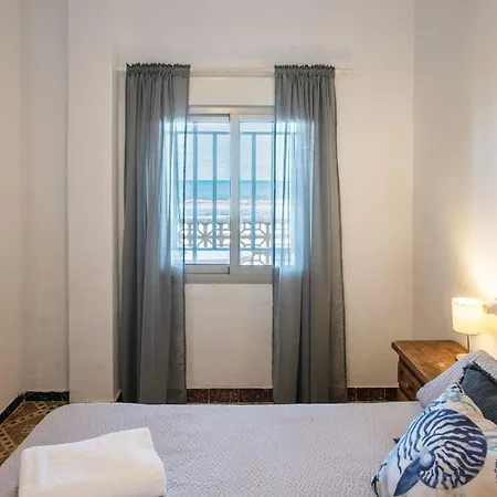 Beachfront House Alpehytte Piles