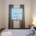 Beachfront House Σαλέ Piles