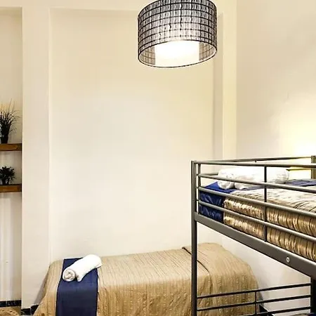 シャレー Beachfront House ピレス