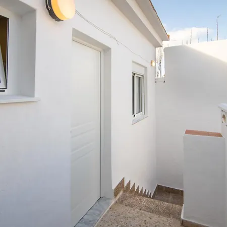 シャレー Beachfront House *