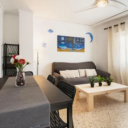 Beachfront House ピレス