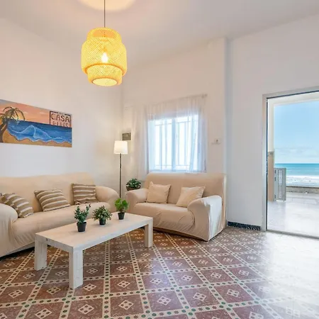シャレー Beachfront House *