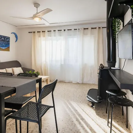 Beachfront House * ピレス