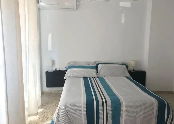 Beachfront House * Пилес