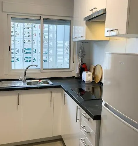 Beachfront House Пилес