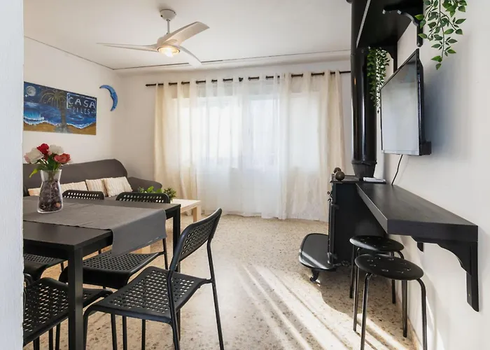Beachfront House * Пилес